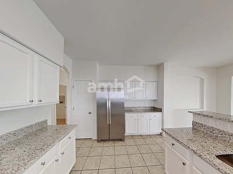124 E Calle Puente Azul — Photo 4