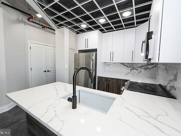 2nd image of 3460 J St #501