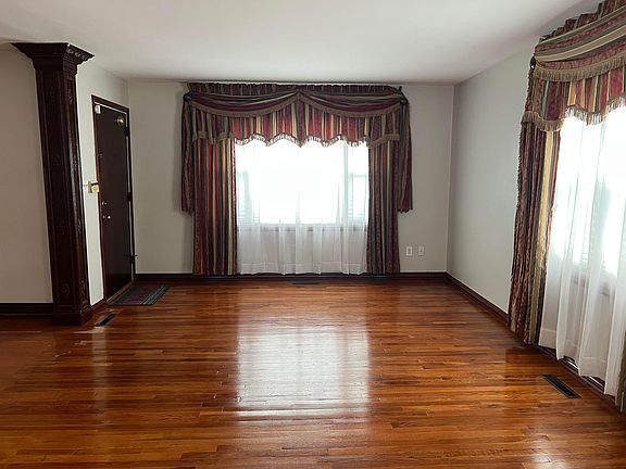 4th image of 3225 Whitehead Rd