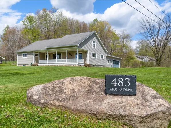483 Latonka Dr, Mercer, PA 16137