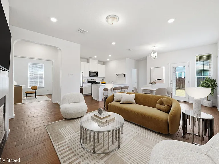 225 Danablu Dr — Photo 3