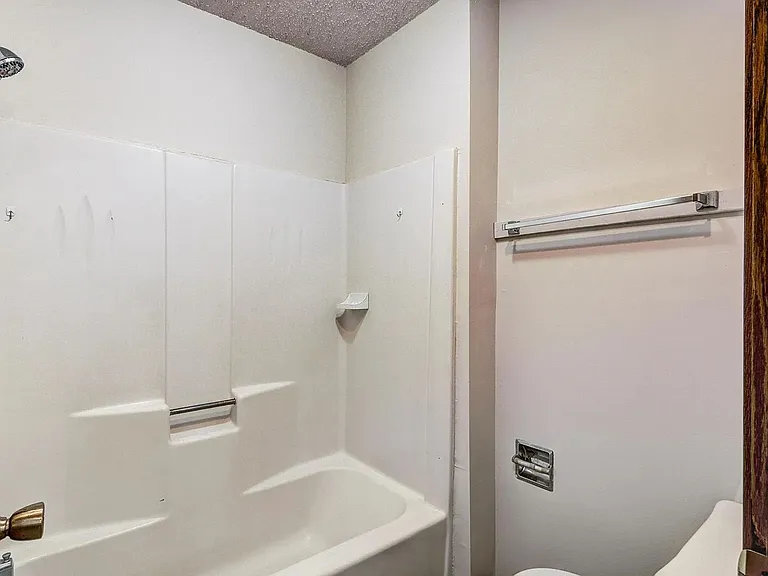 1153 Imperial Cir — Photo 18