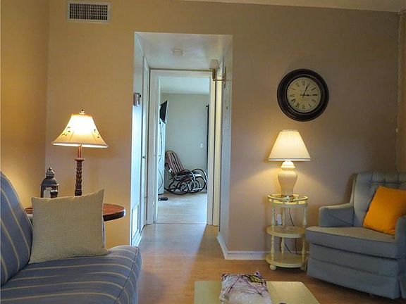3rd image of 18 Vista Palm Ln APT 105