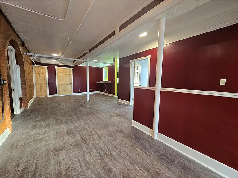 27 E Main St #201 — Photo 4