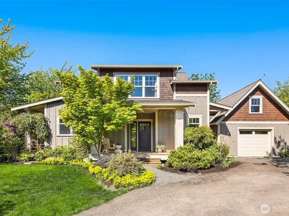 2506 Soundview Drive NE, Bainbridge Island, WA 98110