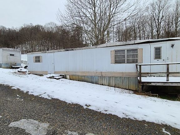 3rd image of 207 Birdmont Ln