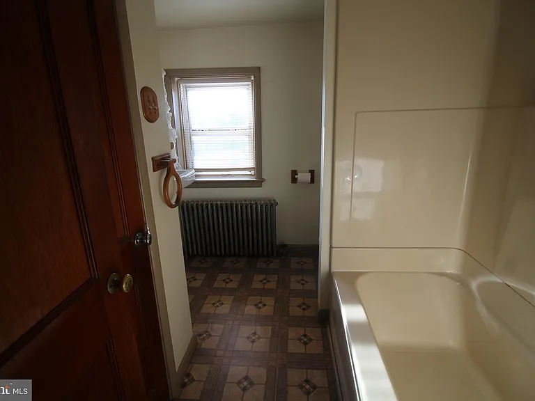 1074 Georgetown Rd — Photo 7