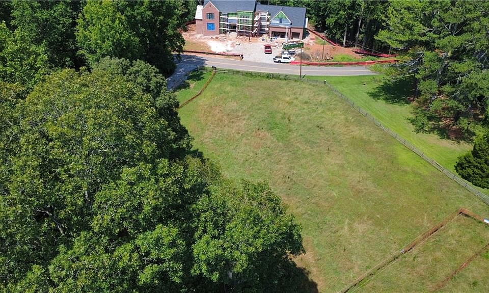 2nd image of 16495 Phillips Rd