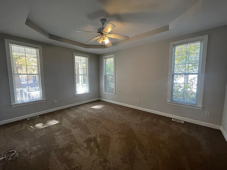 1004 Melville Ln — Photo 23
