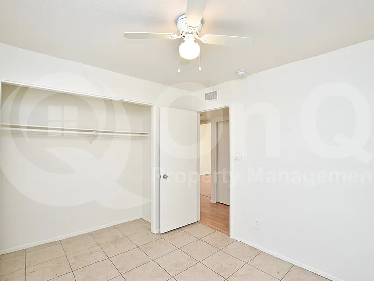4265 E Vineyard Rd — Photo 16