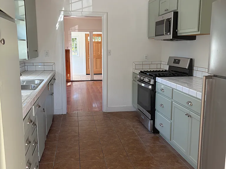18495 Riverside Dr — Photo 5