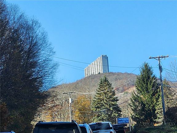 3rd image of 303 SUGAR TOP Drive #2212