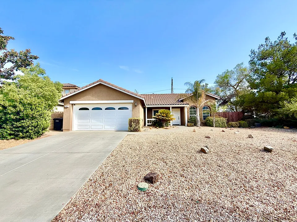 102 Goldenrod Ave