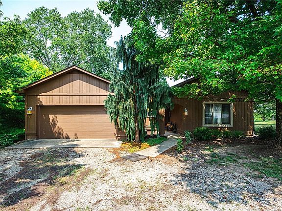 5th image of 9405 Deardoff Rd
