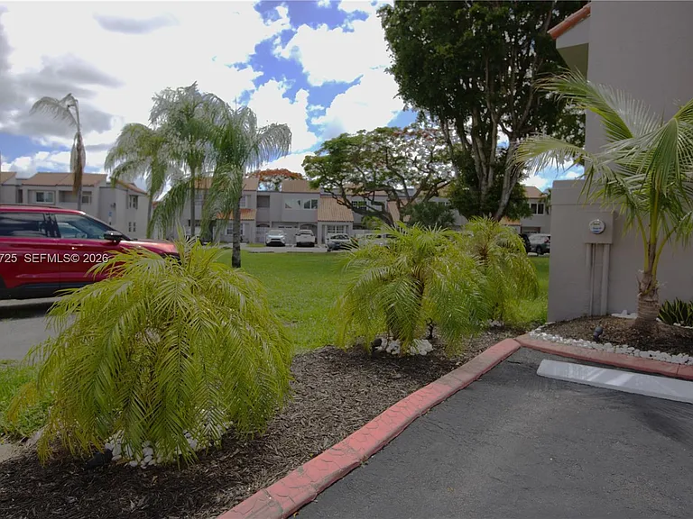 6475 SW 129th Ave — Photo 4