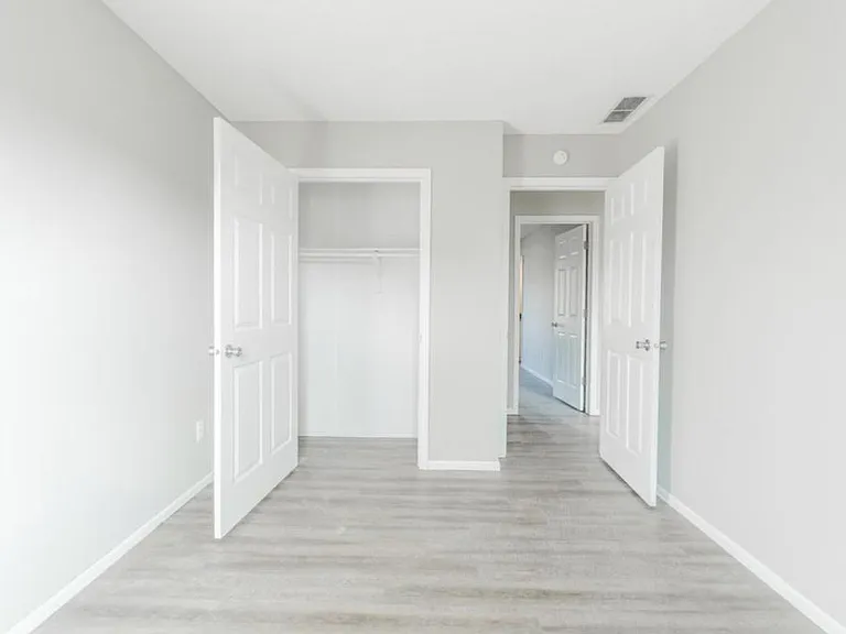 7423 Leswood Ct — Photo 12