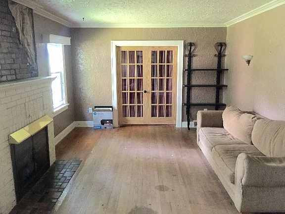 5th image of 2678 Bentley Ave
