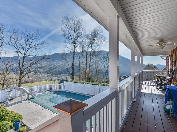 5th image of 640 Moccasin Hills Dr