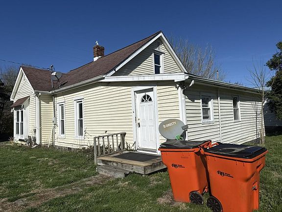 2nd image of 211 W Main St