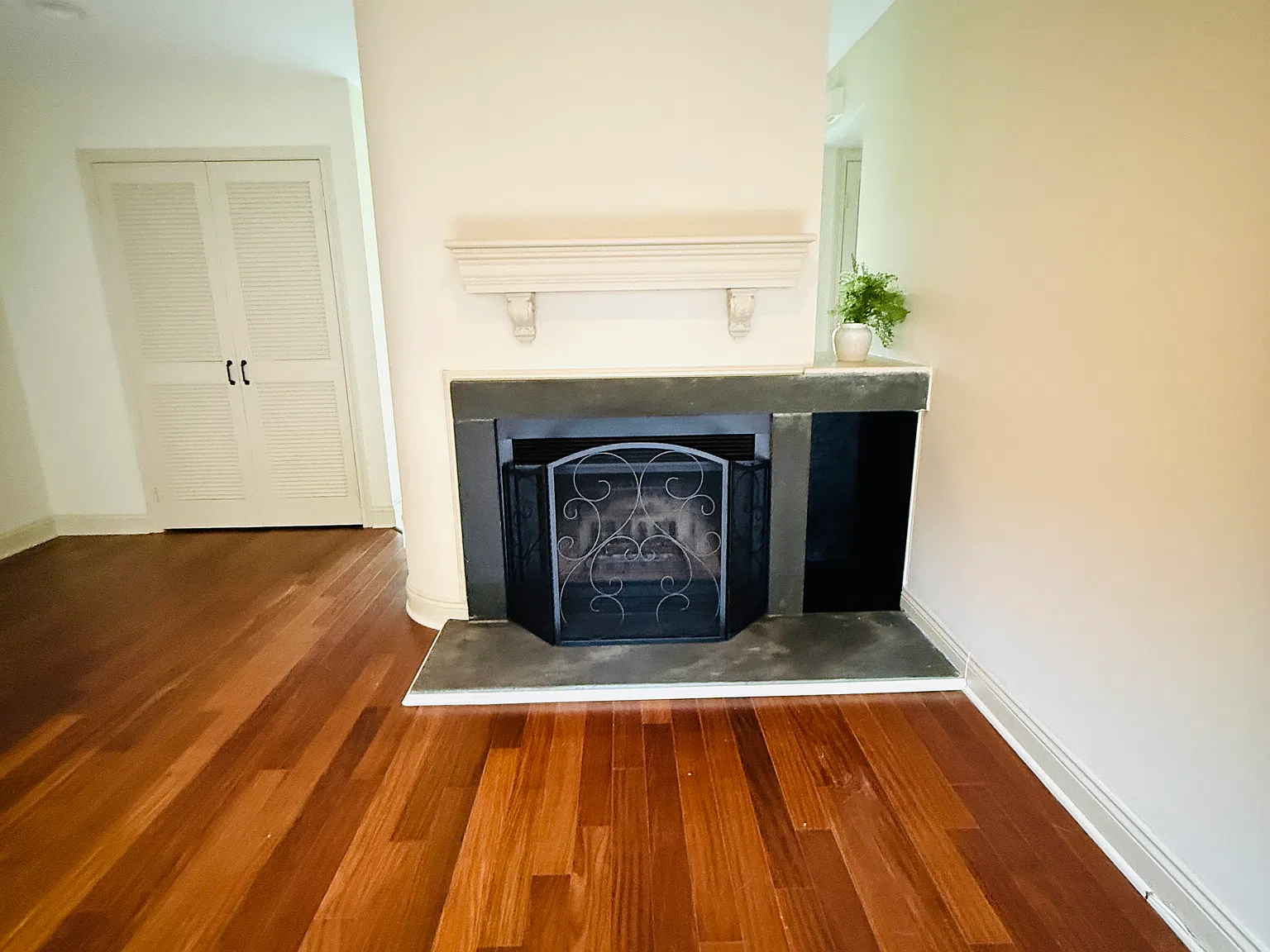 1 bed, 863 sqft, $2,450 — Photo 3