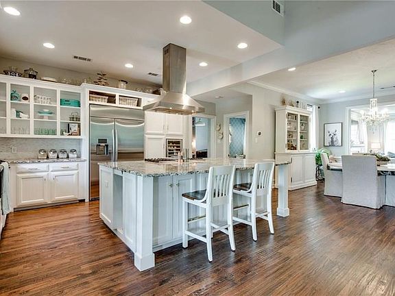 3rd image of 1302 Cottonwood Valley Cir