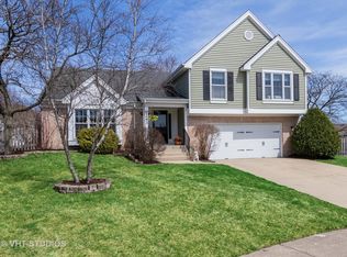 1243 N Sherwood Ln, Palatine, IL 60067