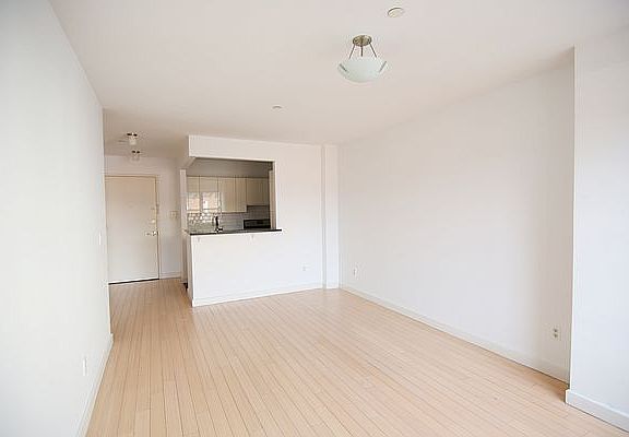 4th image of 1078 Fulton St APT 3C