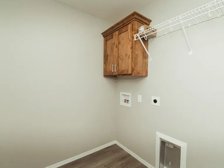 1371 E Macon St — Photo 13