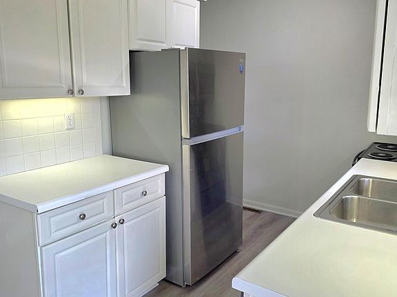 3rd image of 6257 Beechfield Dr