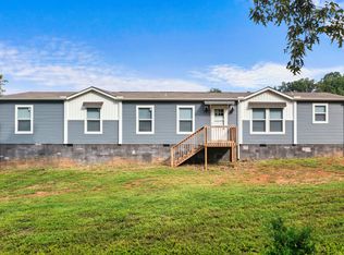 1220 Redbird Ln, Dandridge, TN 37725