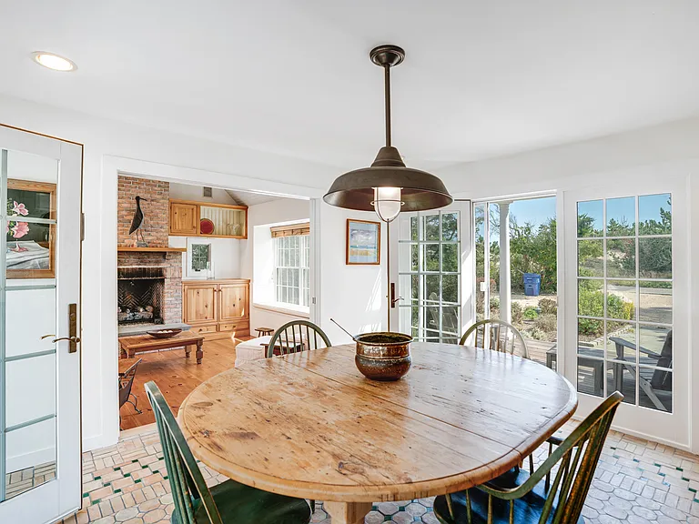 72 Marine Blvd — Photo 8