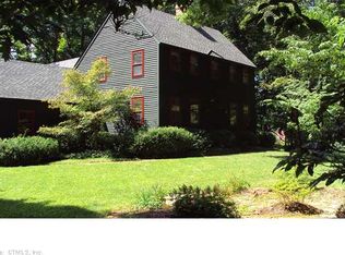 8 Colonial Ct, Clinton, CT 06413