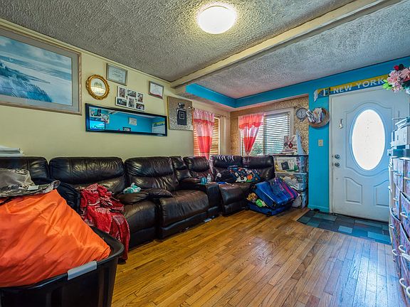 4th image of 159 Fenimore Ave