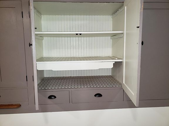 Kitchen built-in cabinets