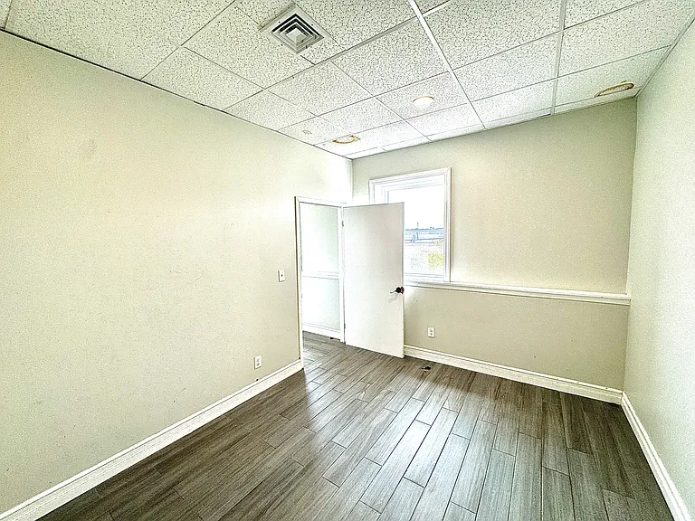 28 Main St #2 — Photo 14