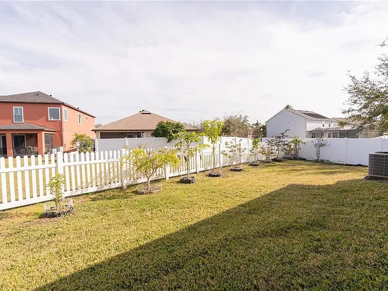 9763 Moss Rose Way — Photo 21
