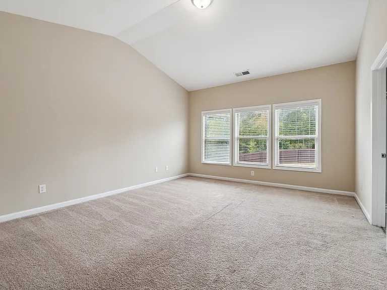 1190 Hampton Oaks Dr — Photo 14