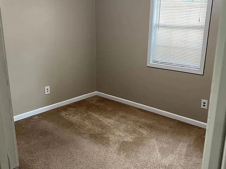 1658 Georgia Ave SW — Photo 3
