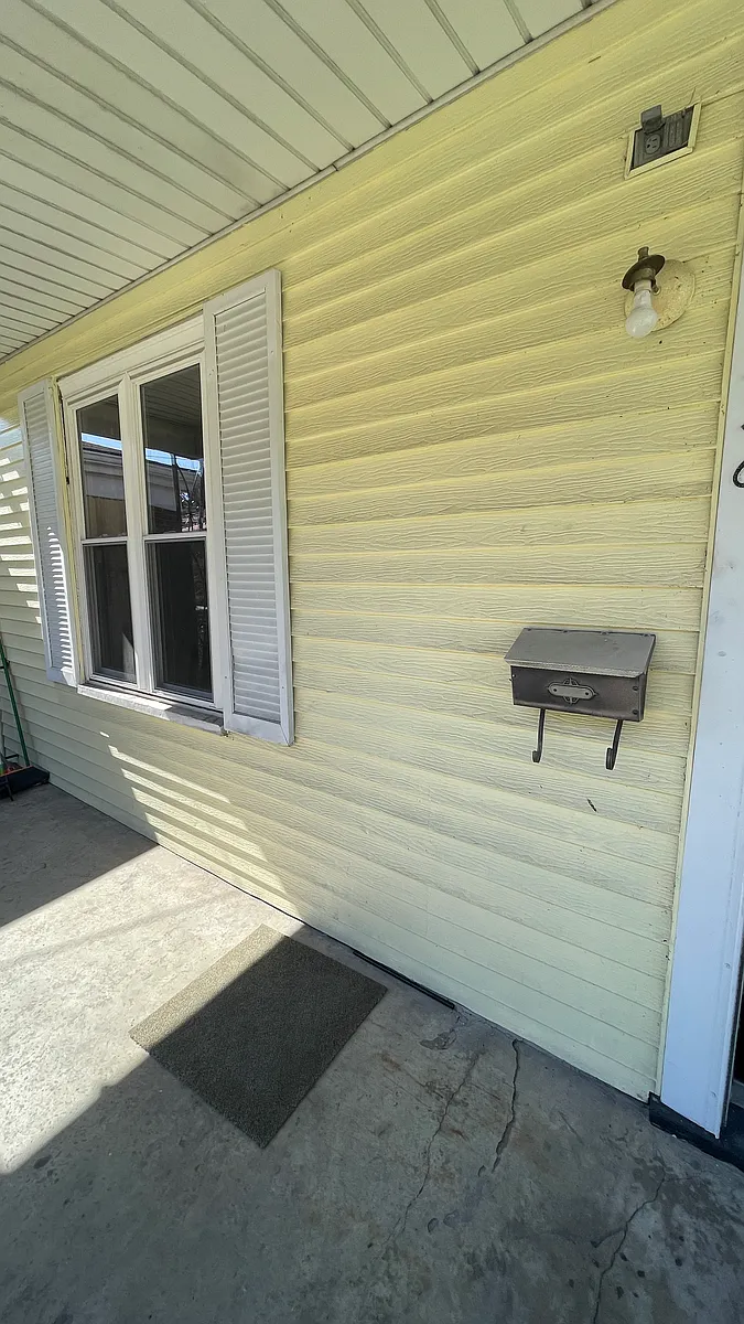 Building Photo - 226 Lobinger Ave