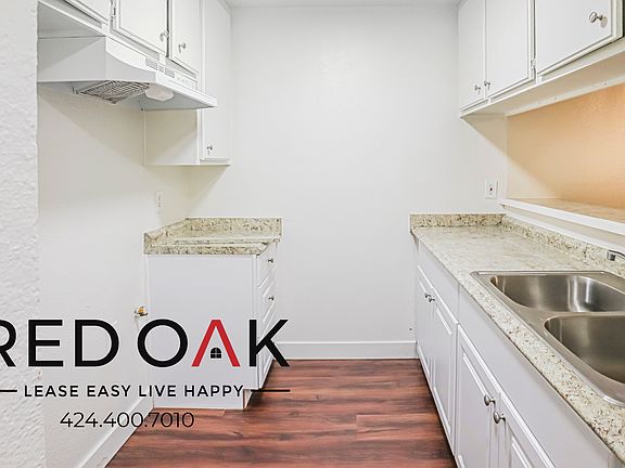 3rd image of 828 W Anaheim St #111