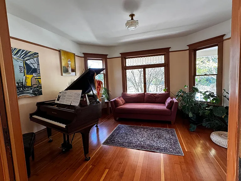 1506 SE Taylor St — Photo 5