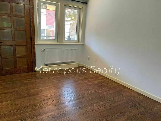 Rented by Metropolis International Realty Inc. | media 7