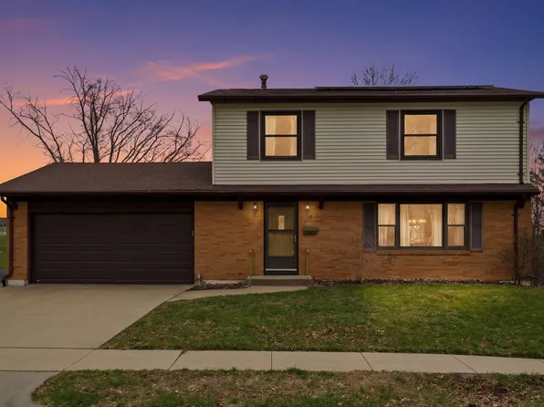 2148 Graham Cir, Dubuque, IA 52002