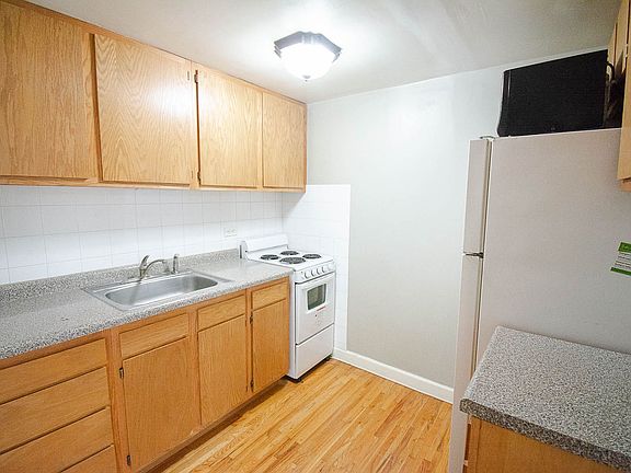 4th image of 117 12th Ave NW #2