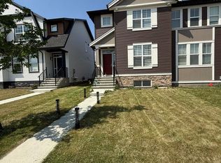 113 Dawson Dr, Chestermere, AB T1X1Z8