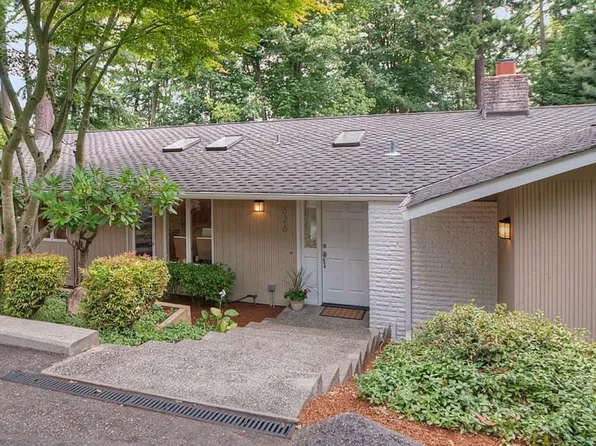 626 108th Ave SE, Bellevue, WA 98004
