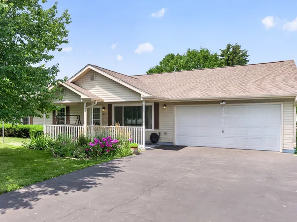 412 Spruce Ln, Amboy, IL 61310
