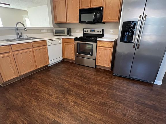 4th image of 2601 Plantation Dr