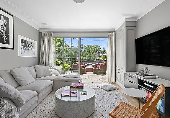 5th image of 463 W 22nd St #F