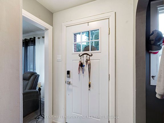 4th image of 74 John St